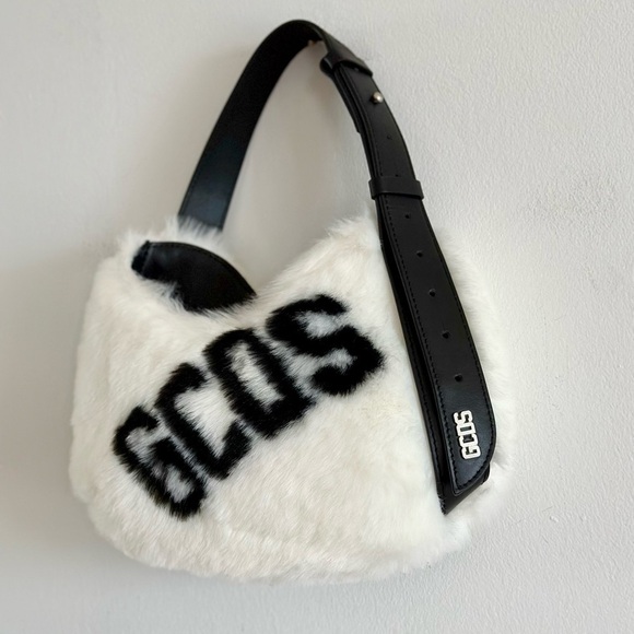 Gcds small Comma Faux Fur Logo shoulder bag black white combo - Picture 8 of 9